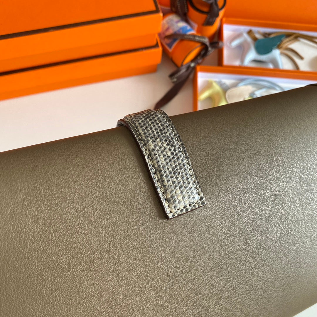 HERMES JIGE ELAN 29 CLUTCH IN CHOCOLATE BROWN CALFSKIN WITH WHTE LIZARD SKIN