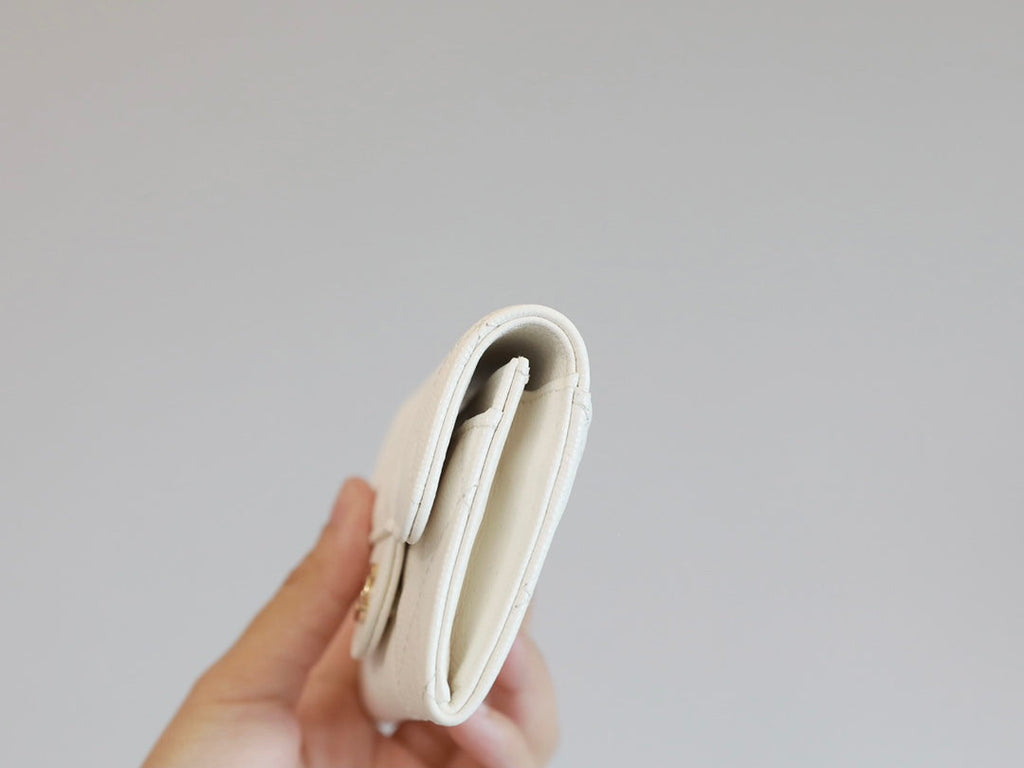 CHANEL FLAP CARD HOLDER 11.3 WHITE GRAINED CALFSKIN GOLD ICON