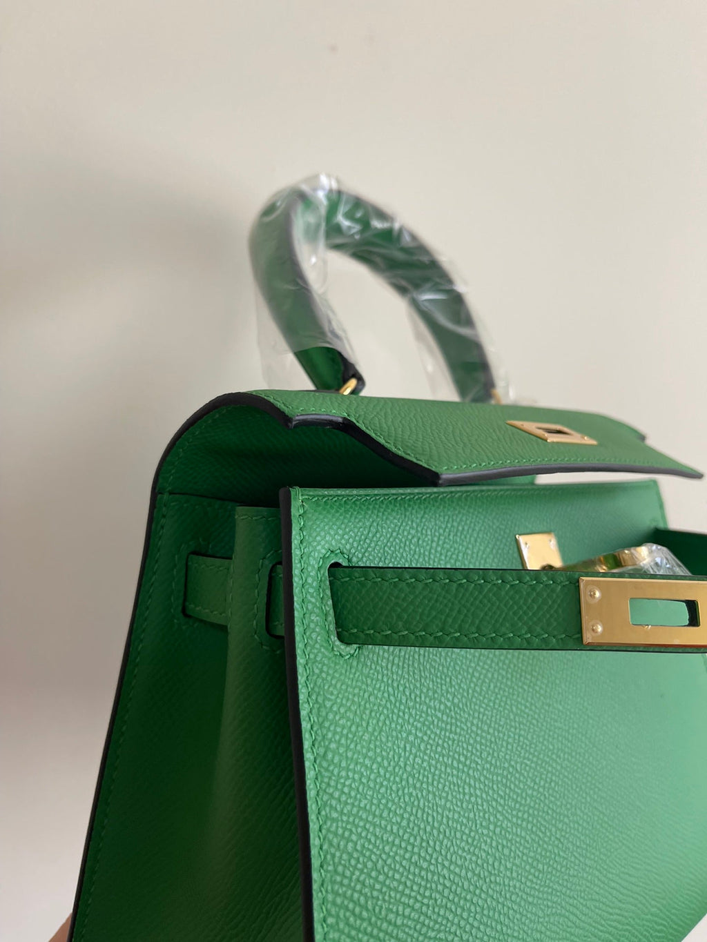 HERMES KELLY MINI 20 BAG IN EMERALD GREEN CALFSKIN WITH GOLD HARDWARE