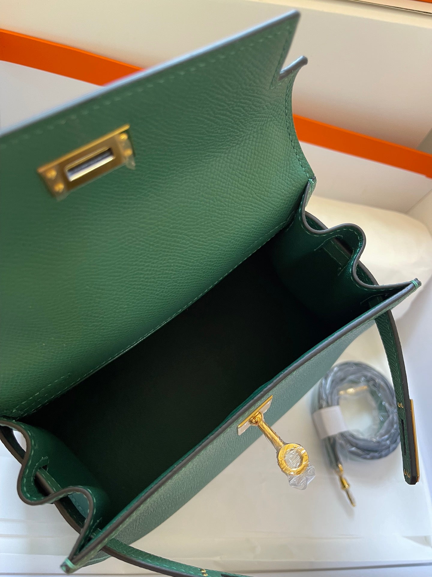 HERMES KELLY MINI 20 BAG IN DARK GREEN CALFSKIN WITH GOLD HARDWARE