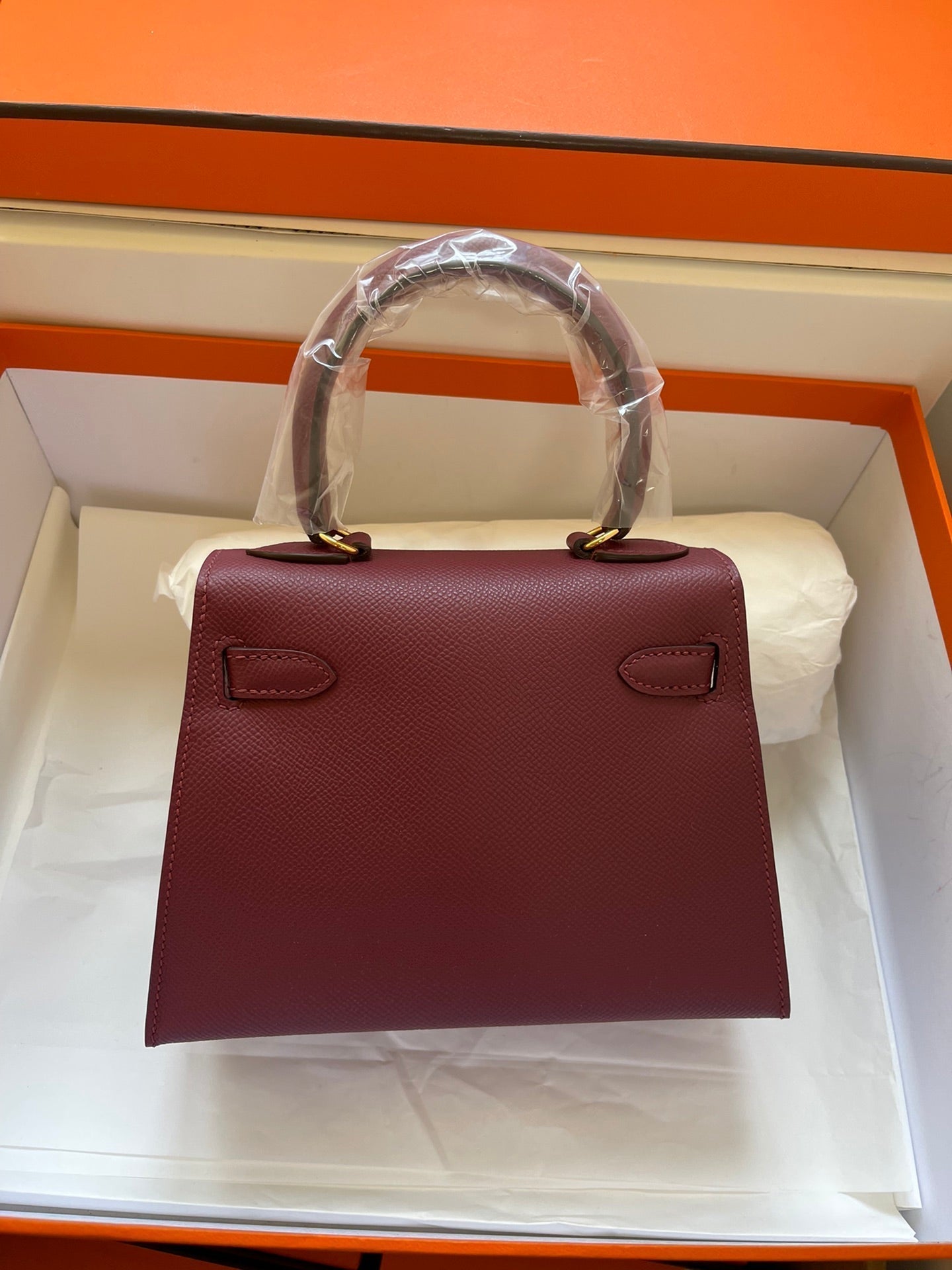 HERMES KELLY MINI 20 BAG IN GARNET RED CALFSKIN WITH GOLD HARDWARE