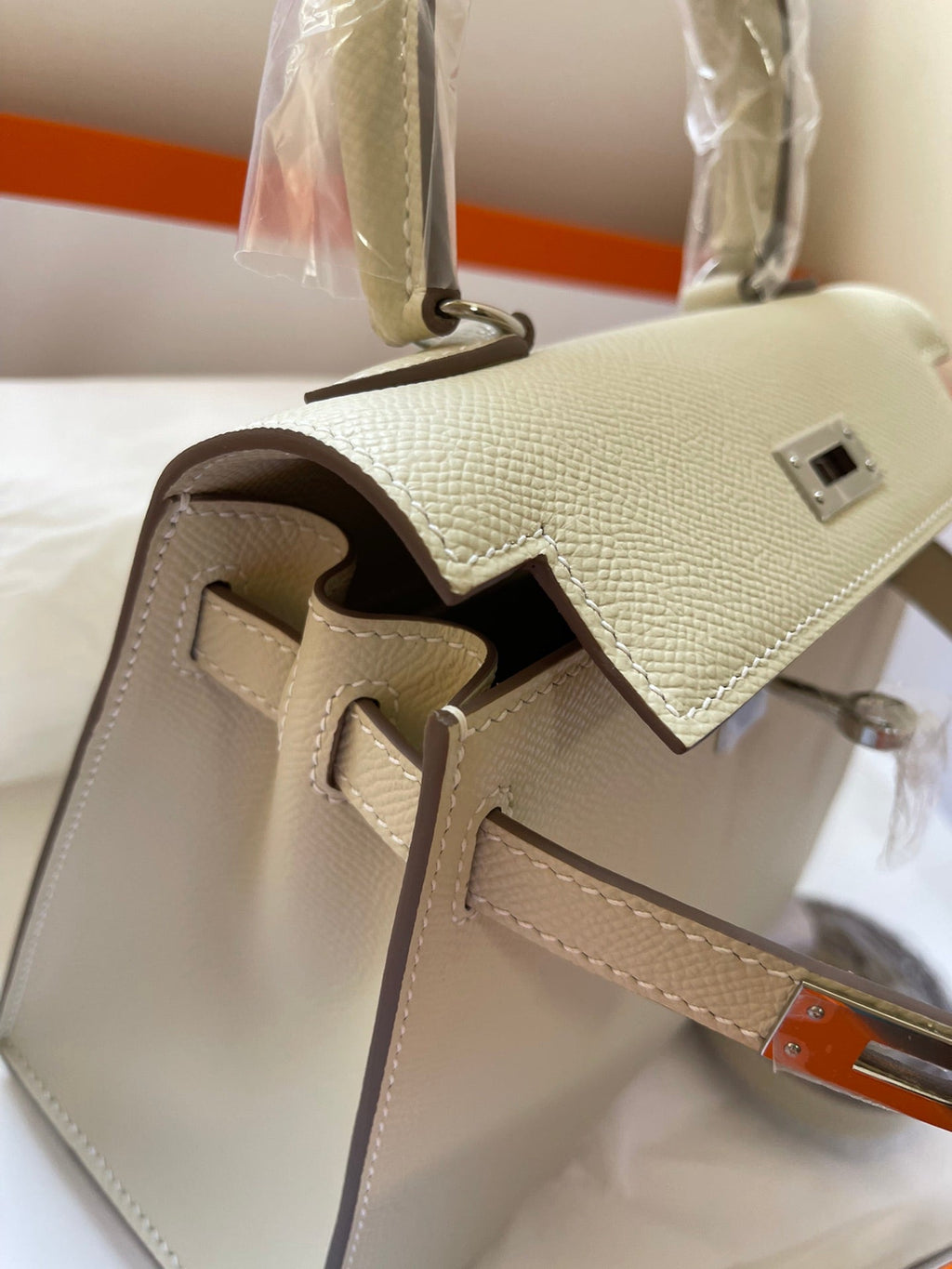 HERMES KELLY MINI 20 BAG IN OAT TAN CALFSKIN WITH SILVER HARDWARE