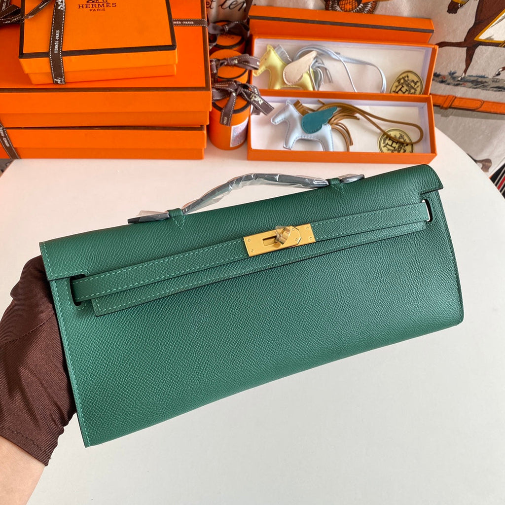 HERMES KELLY CUT 31 IN GREEN FOREST CALFSKIN WITH GOLD HARDWARE