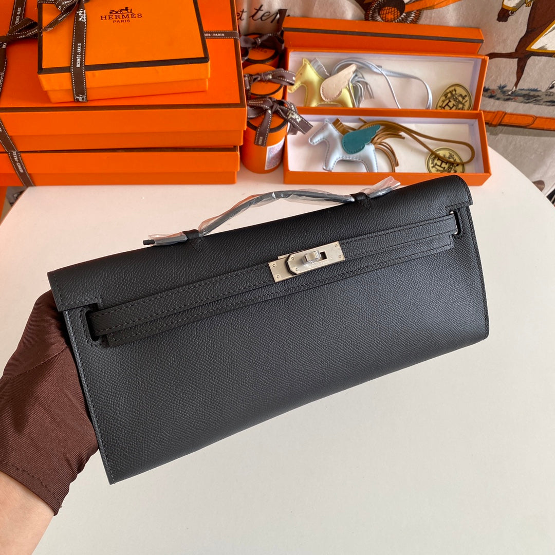 HERMES KELLY CUT 31 IN BLACK CALFSKIN WITH SILVER HARDWARE