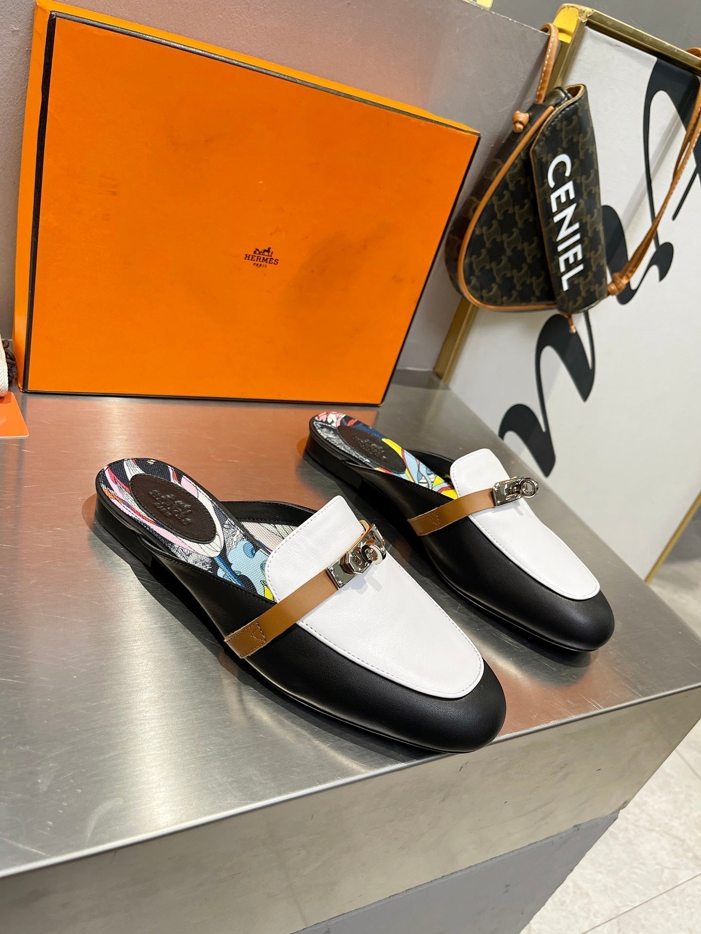 HERMES 0Z MULE WHITE AND BLACK CALFSKIN WITH PATTERN