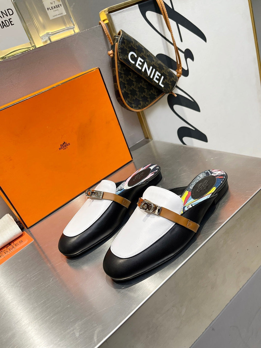 HERMES 0Z MULE WHITE AND BLACK CALFSKIN WITH PATTERN