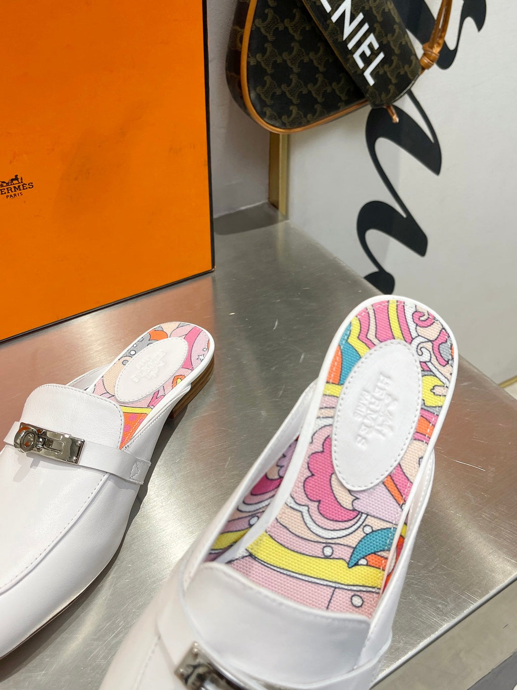 HERMES 0Z MULE WHITE CALFSKIN WITH PATTERN