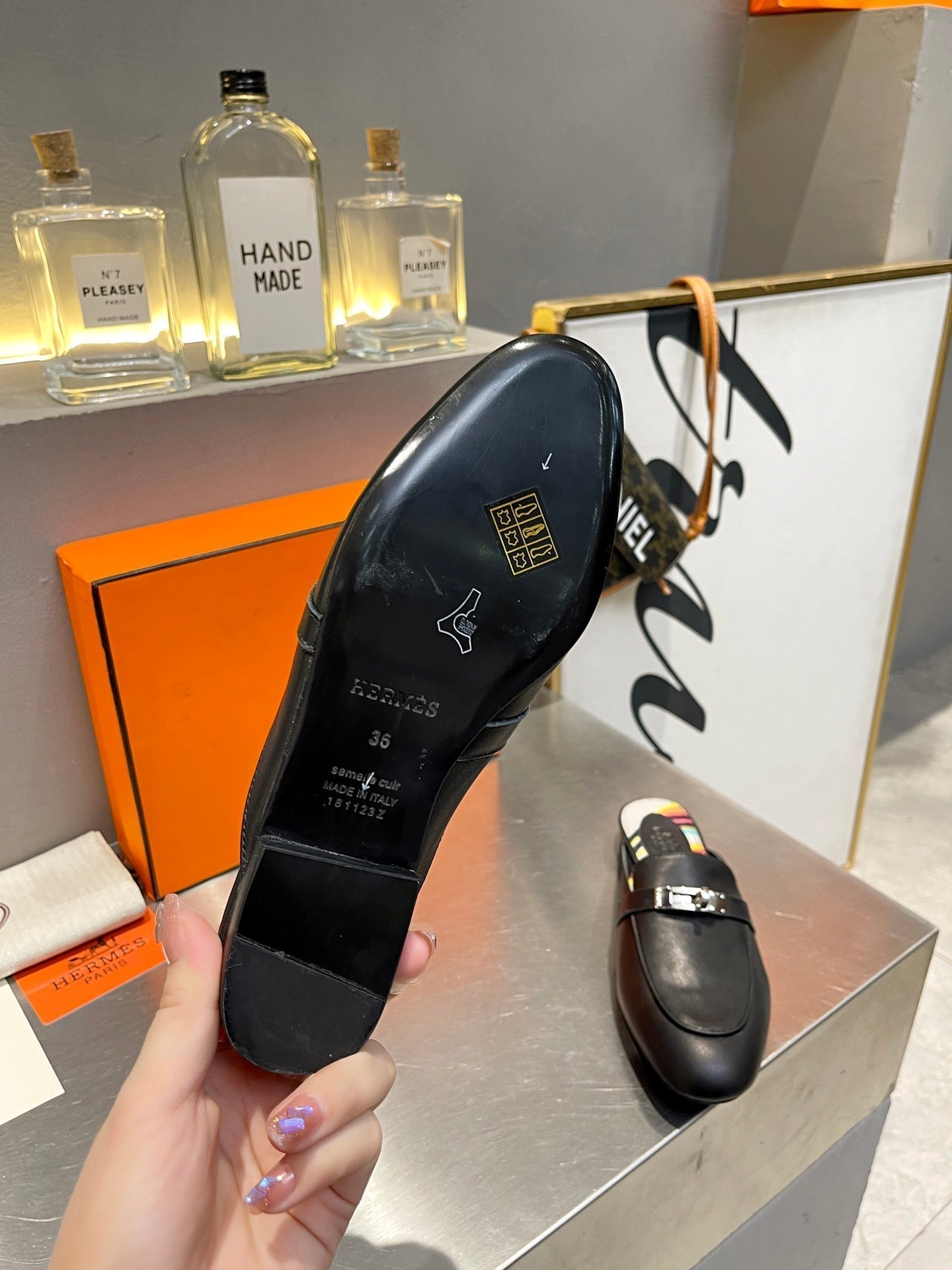 HERMES 0Z MULE BLACK CALFSKIN WITH PATTERN