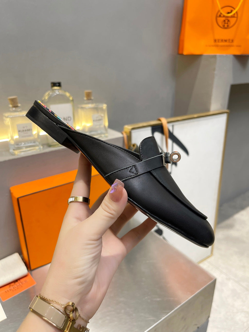 HERMES 0Z MULE BLACK CALFSKIN WITH PATTERN