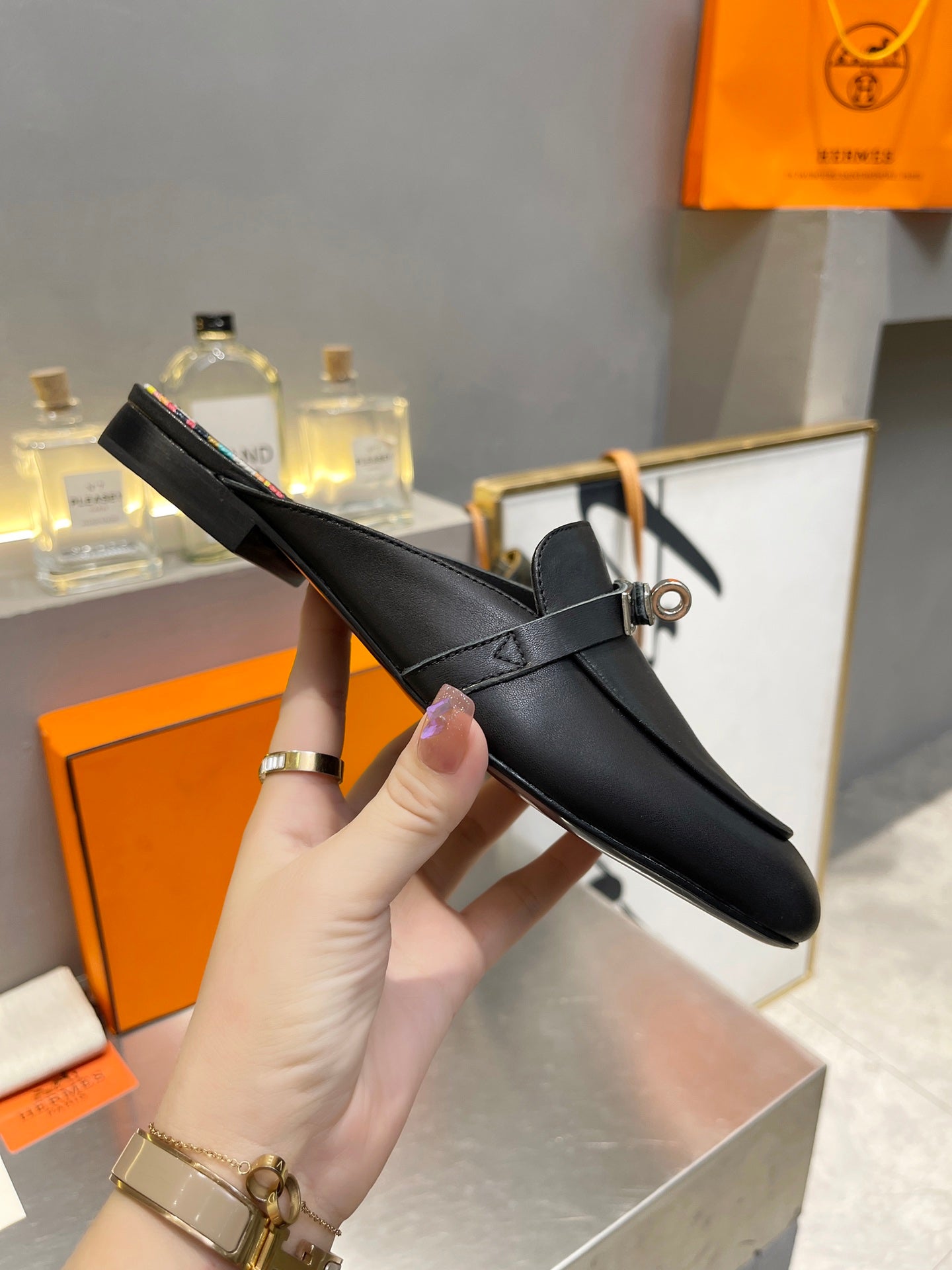 HERMES 0Z MULE BLACK CALFSKIN WITH PATTERN