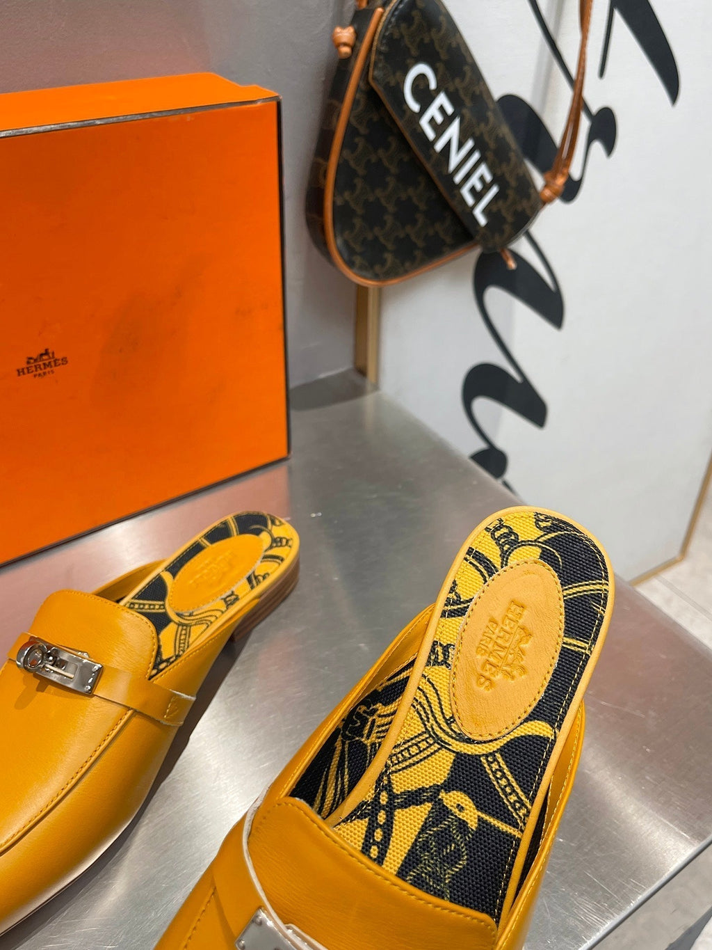 HERMES 0Z MULE AMBER CALFSKIN WITH PATTERN