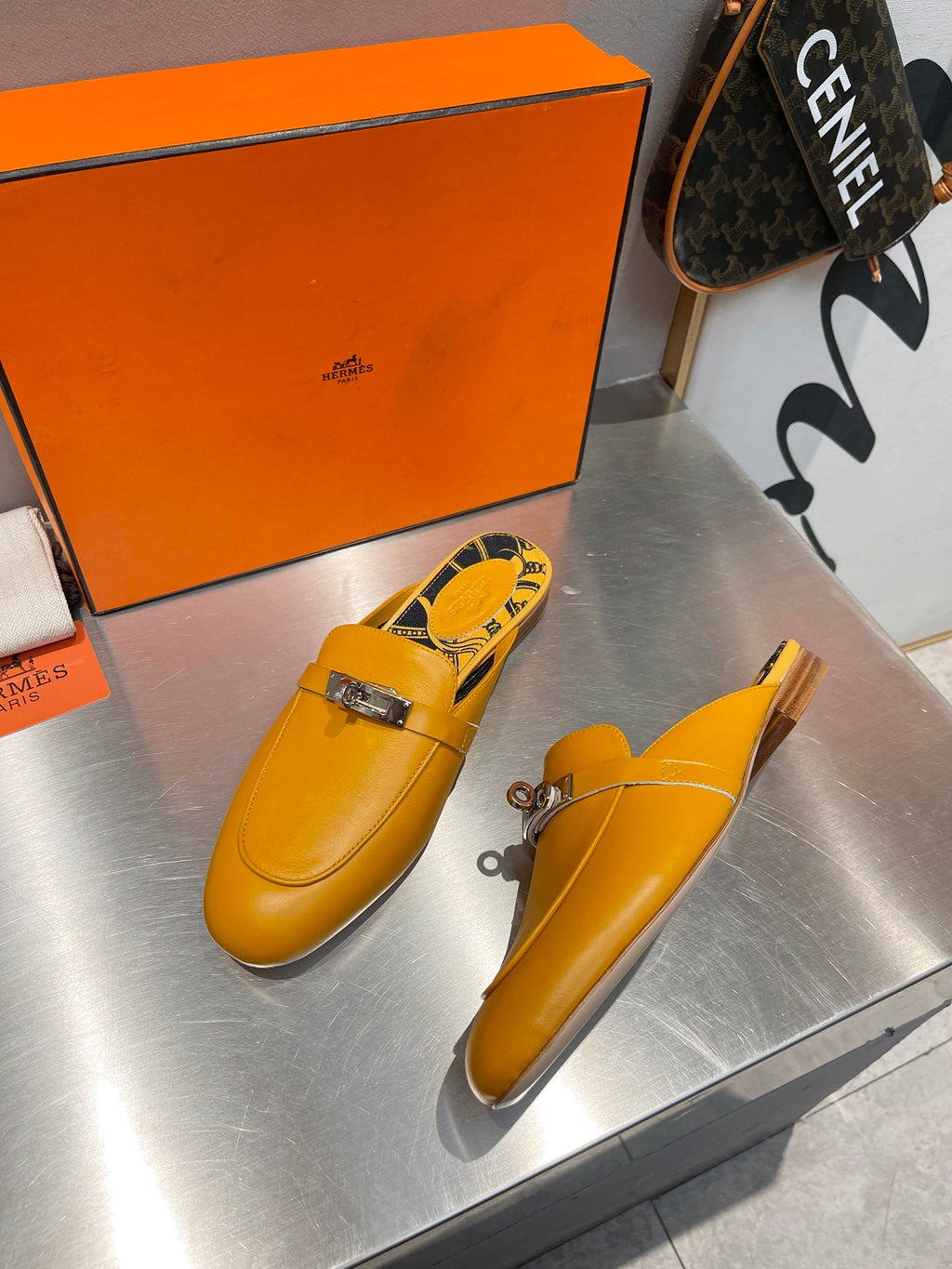 HERMES 0Z MULE AMBER CALFSKIN WITH PATTERN