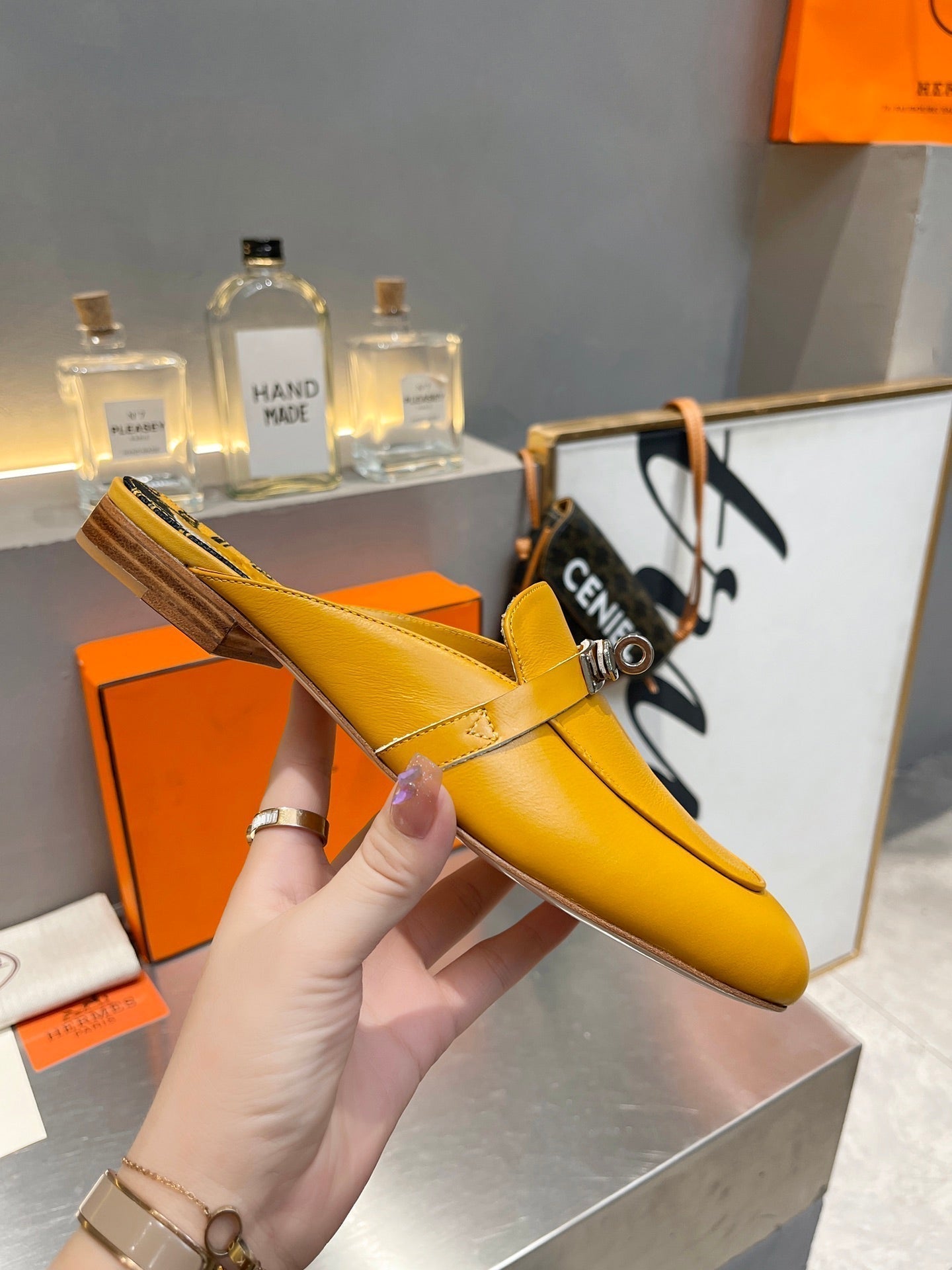 HERMES 0Z MULE AMBER CALFSKIN WITH PATTERN