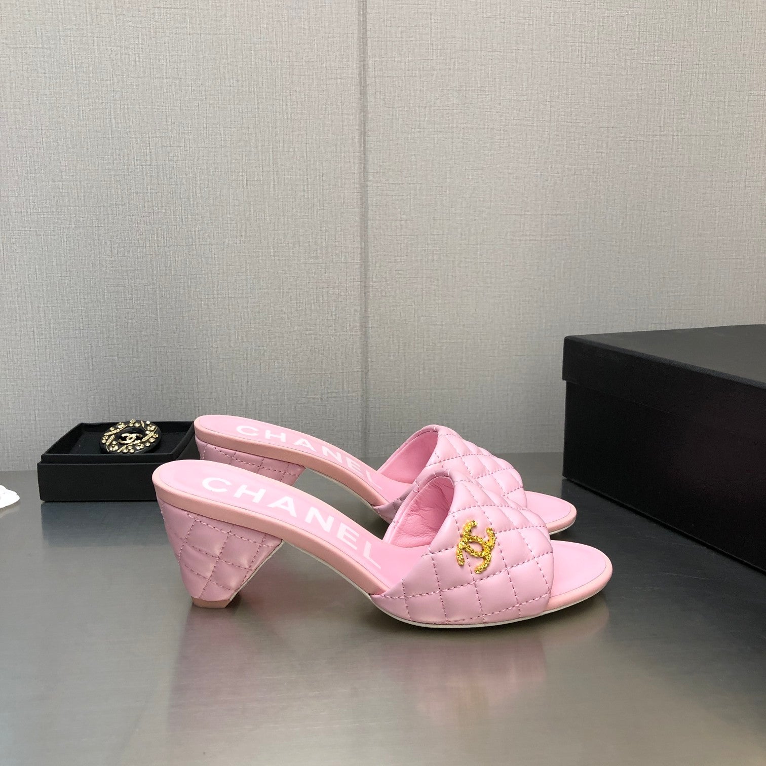 CHANEL DIAMOND-QUILTED 6 CM SANDALS IN BABY PINK LAMBSKIN