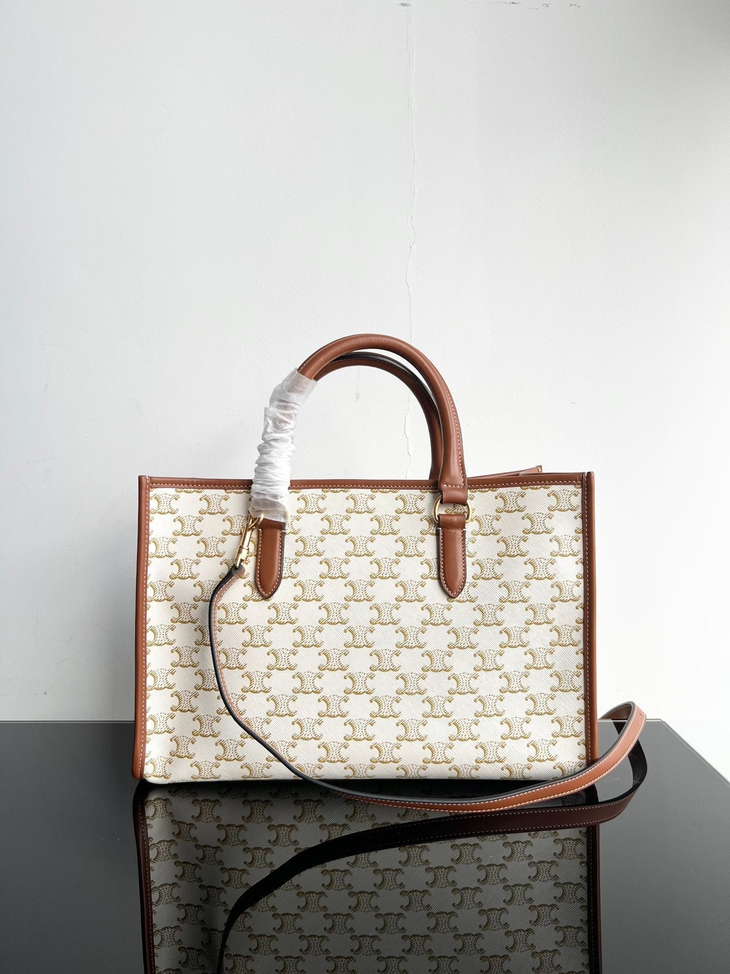 CELINE TRIOMPHE CABAS 35 WHITE CREAM CALFSKIN TOTE