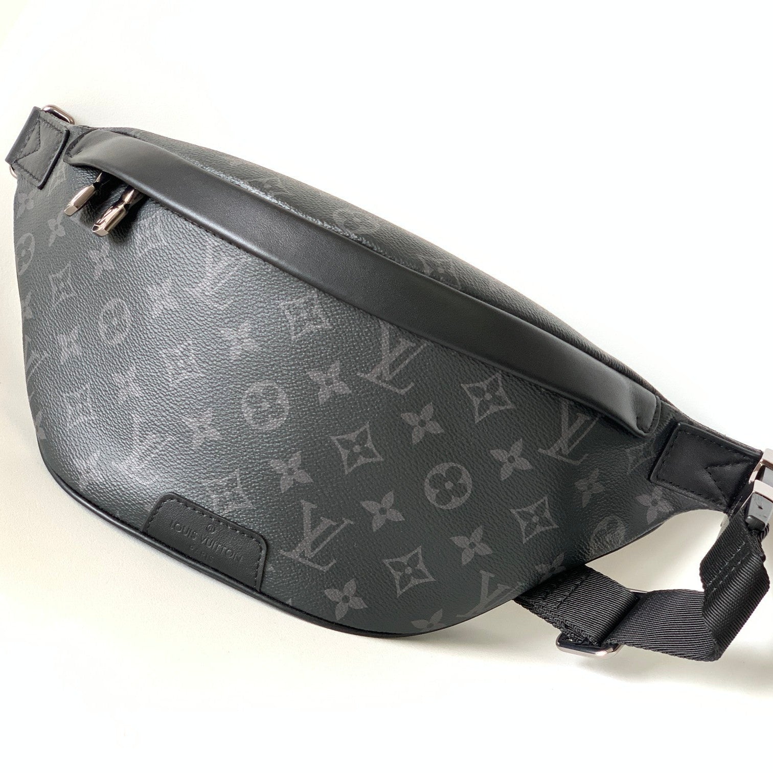 LOUIS VUITTON LV 25S DISCOVERY BUMBAG 44 IN BLACK MONOGRAM ECLIPSE CALFSKIN