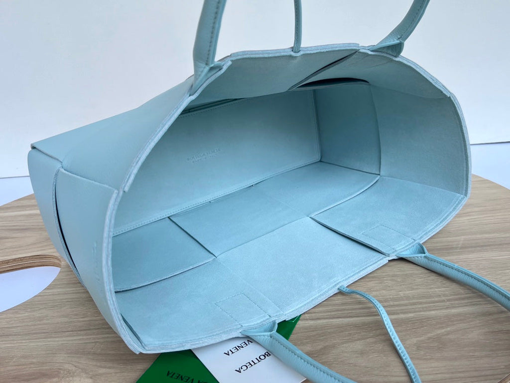 BOTTEGA VENETA ARCO TOTE 36 IN SKY BLUE CALFSKIN