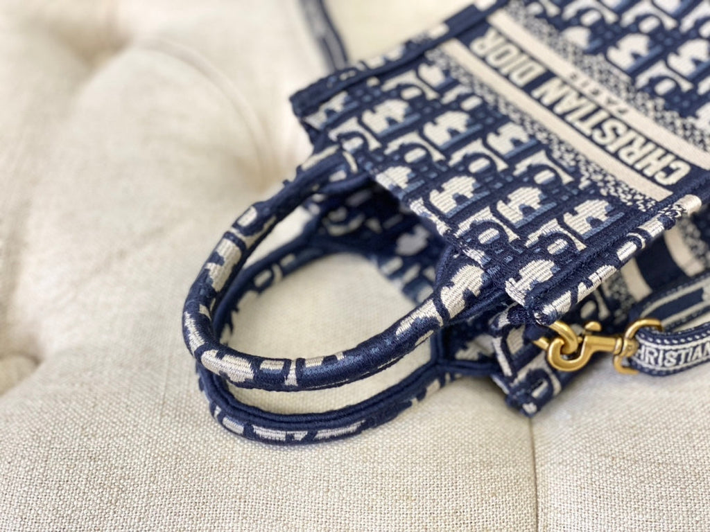 DIOR LADY 18 BAG IN BLUE OBLIQUE JACQUARD