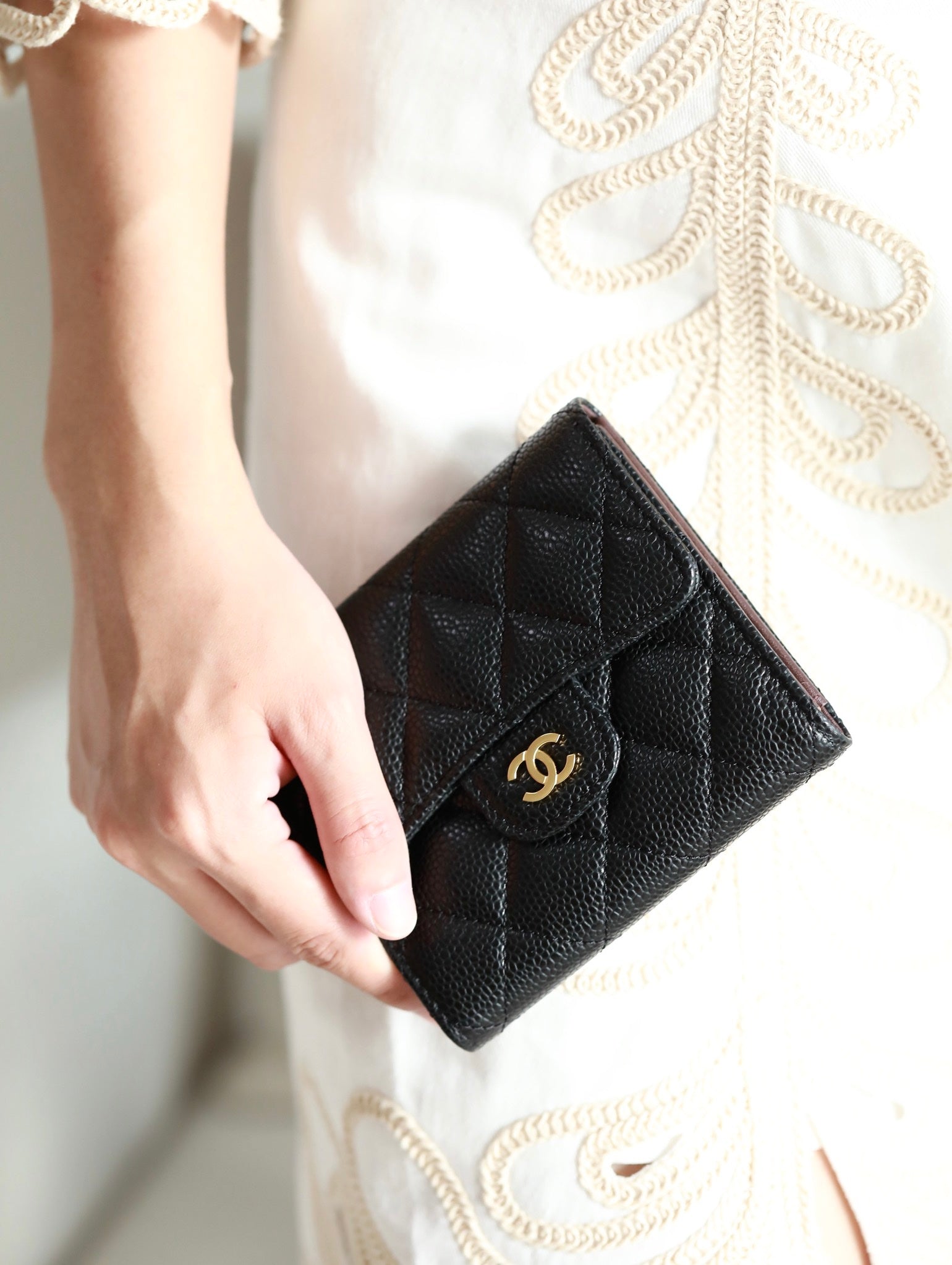 CHANEL FLAP CARD HOLDER 11.5 BLACK GRAINED CALFSKIN GOLD ICON
