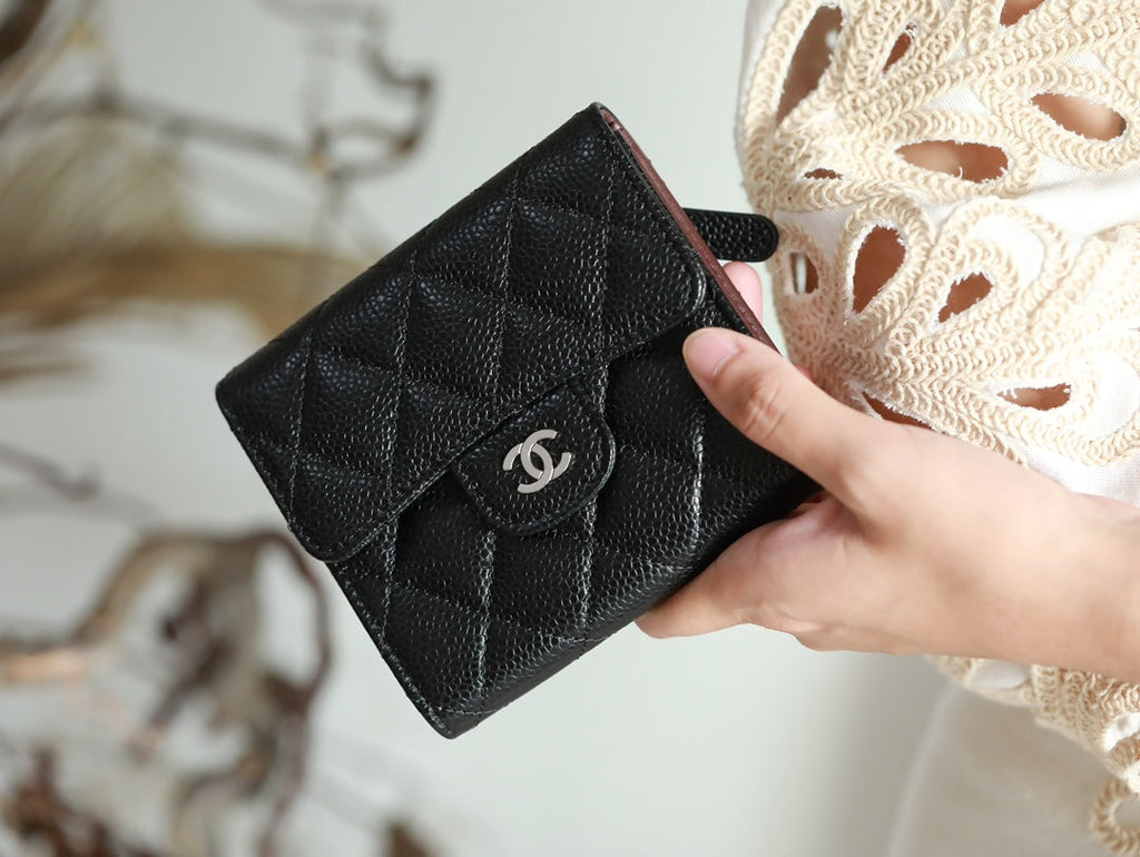 CHANEL FLAP CARD HOLDER 11.5 BLACK GRAINED CALFSKIN SILVER ICON