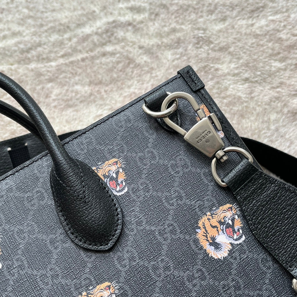 GUCCI TIGER PRINT MEDIUM TOTE BAG 38 IN BLACK CANVAS AND LEATHER TRIM