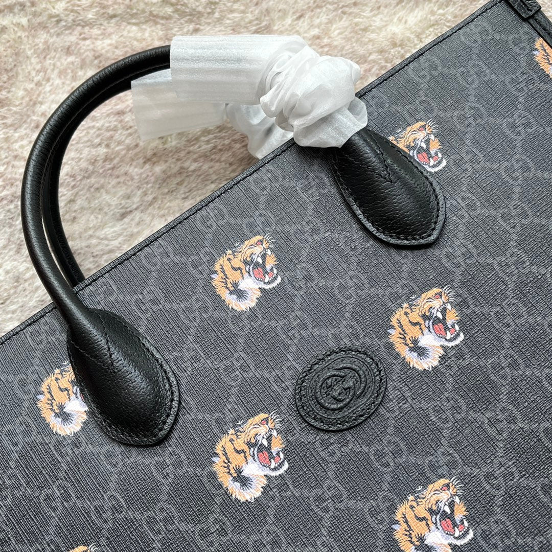 GUCCI TIGER PRINT MEDIUM TOTE BAG 38 IN BLACK CANVAS AND LEATHER TRIM
