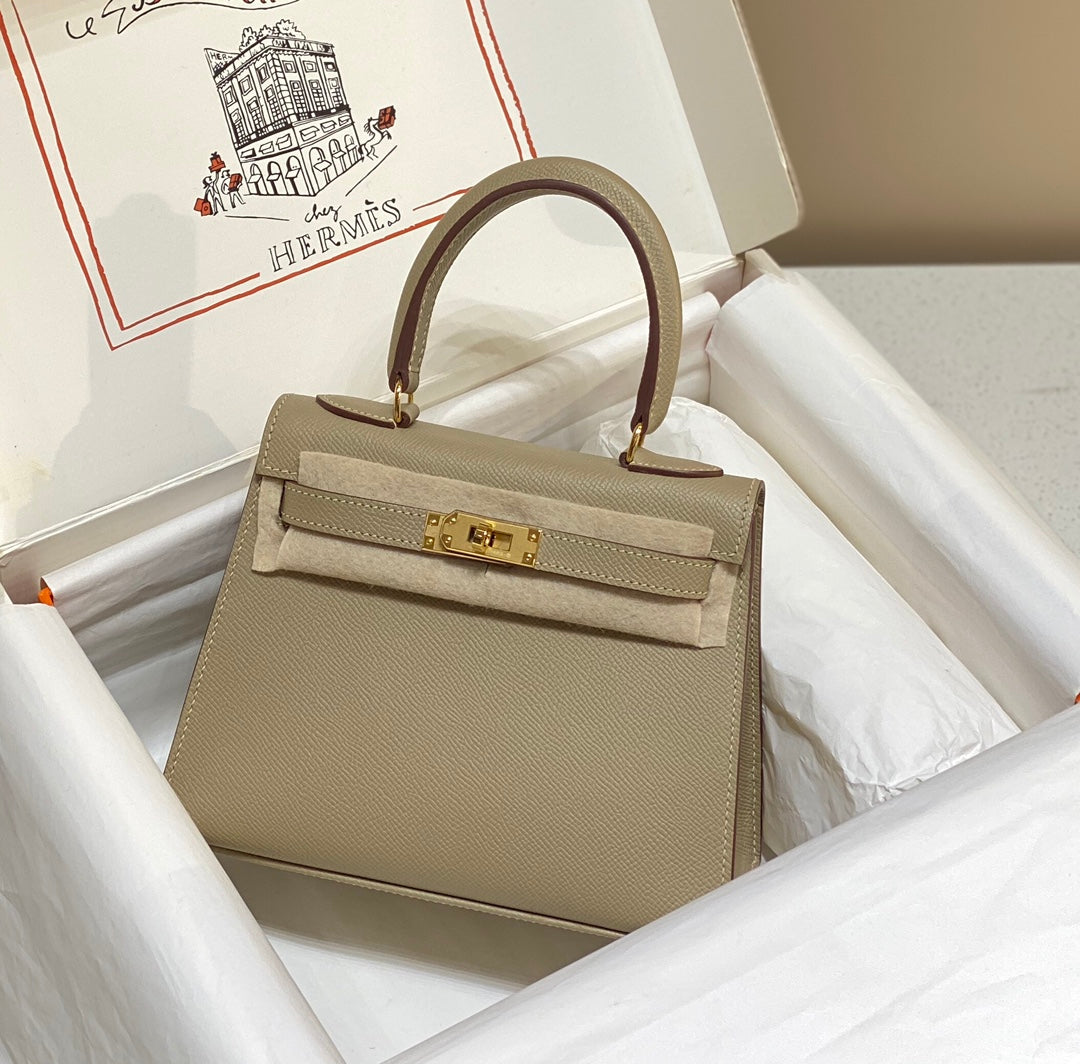 HERMES KELLY MINI 20 BAG IN TAN BROWN CALFSKIN WITH GOLD HARDWARE