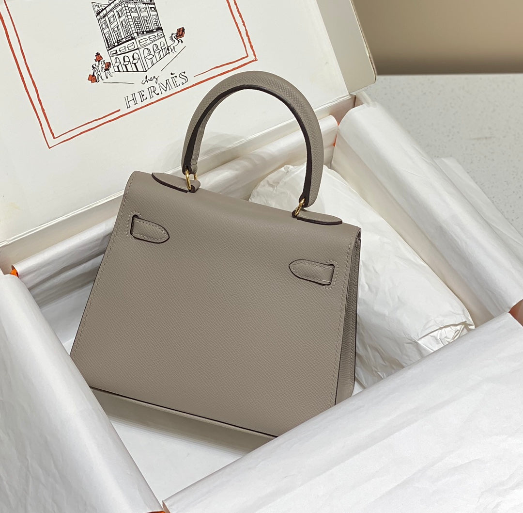 HERMES KELLY MINI 20 BAG IN LIGHT BROWN CALFSKIN WITH GOLD HARDWARE