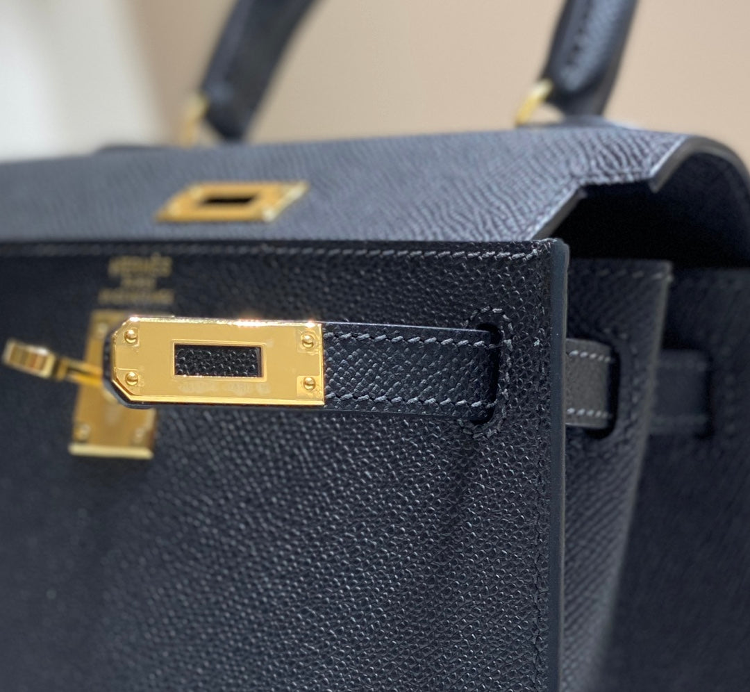 HERMES KELLY MINI 20 BAG IN BLACK CALFSKIN WITH GOLD HARDWARE