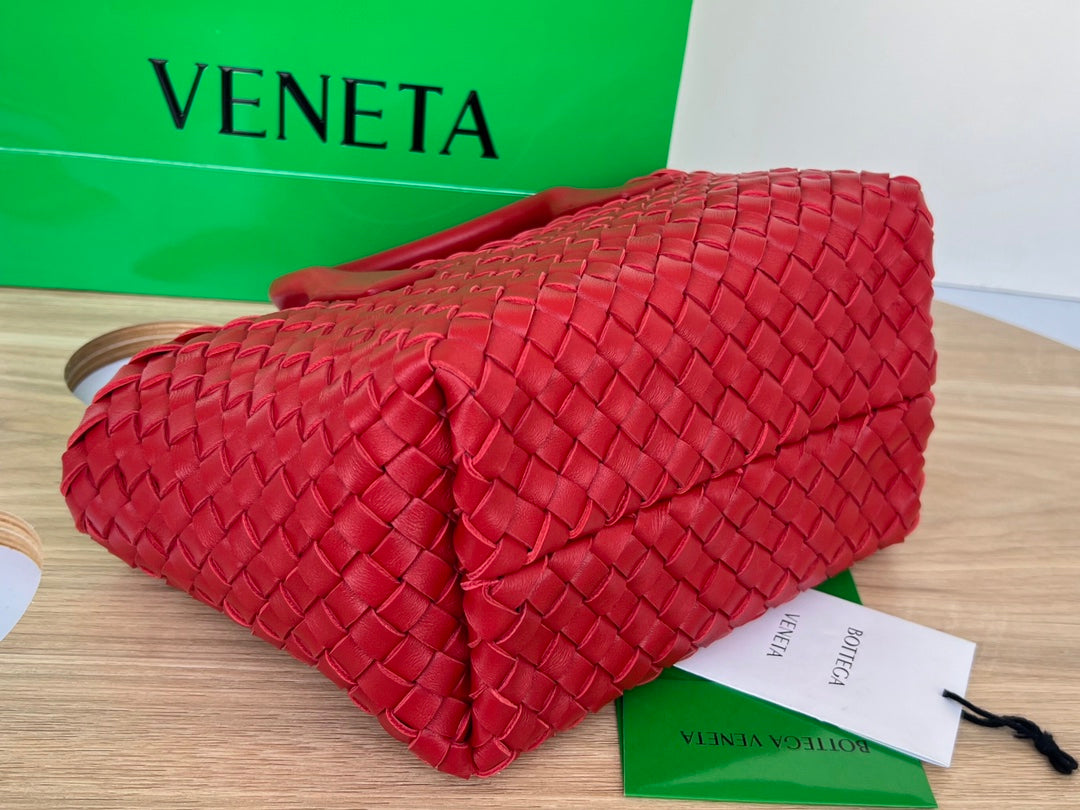 BOTTEGA VENETA MINI CABAT 20 IN RED LAMBSKIN