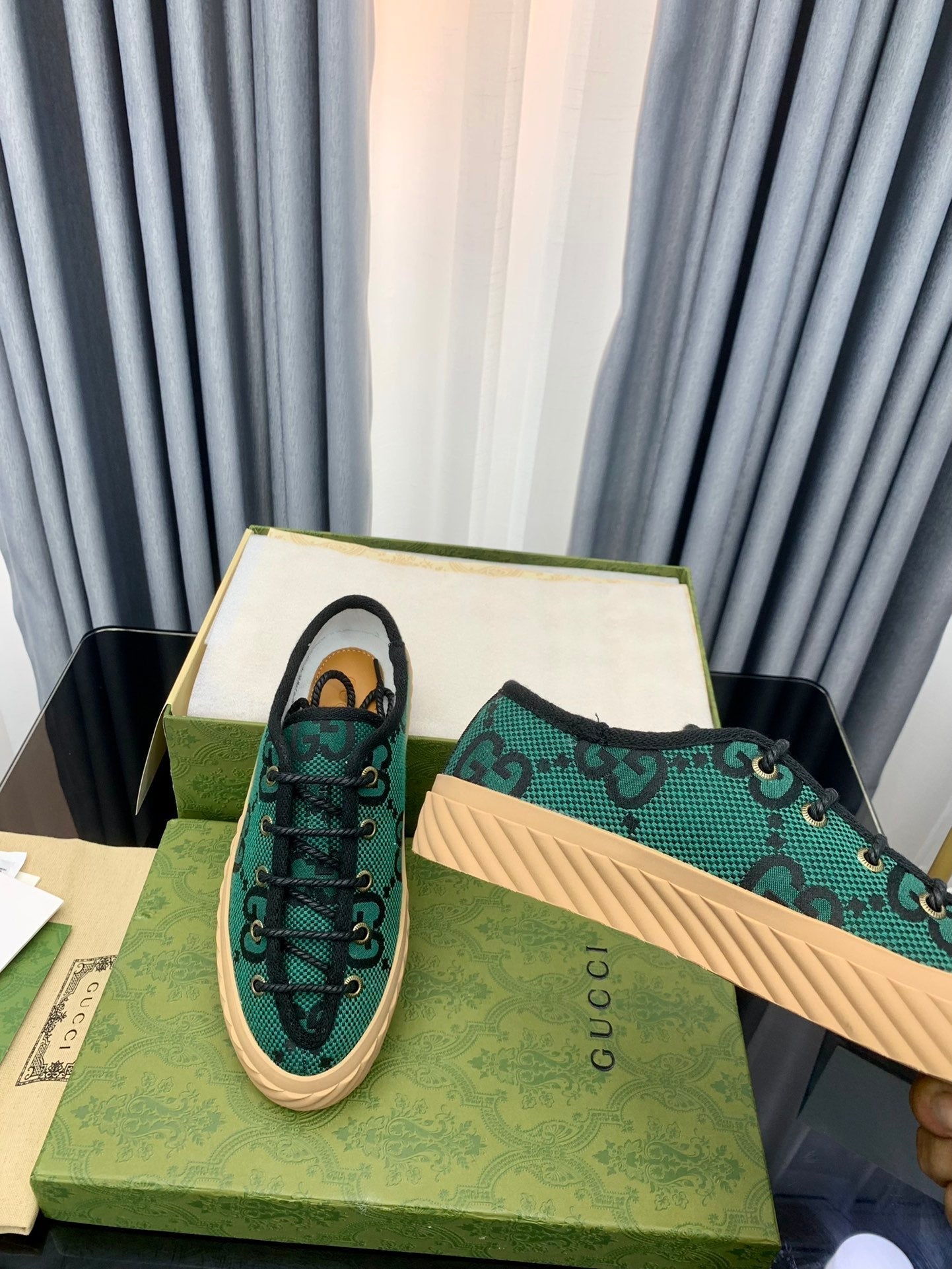 GUCCI UNIQUE SNEAKER THICK-SOLE CASTLETON GREEN CANVAS