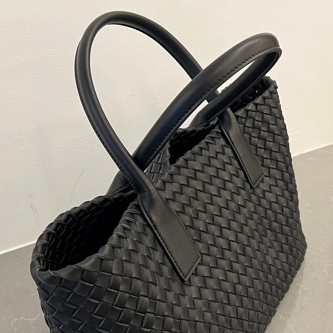 BOTTEGA VENETA SMALL CABAT 32 IN BLACK LAMBSKIN