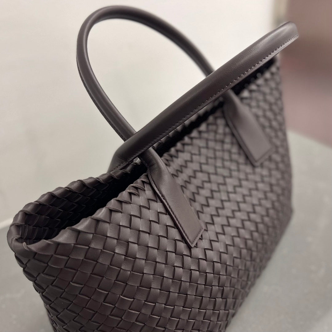 BOTTEGA VENETA SMALL CABAT 32 IN HICKORY BROWN LAMBSKIN