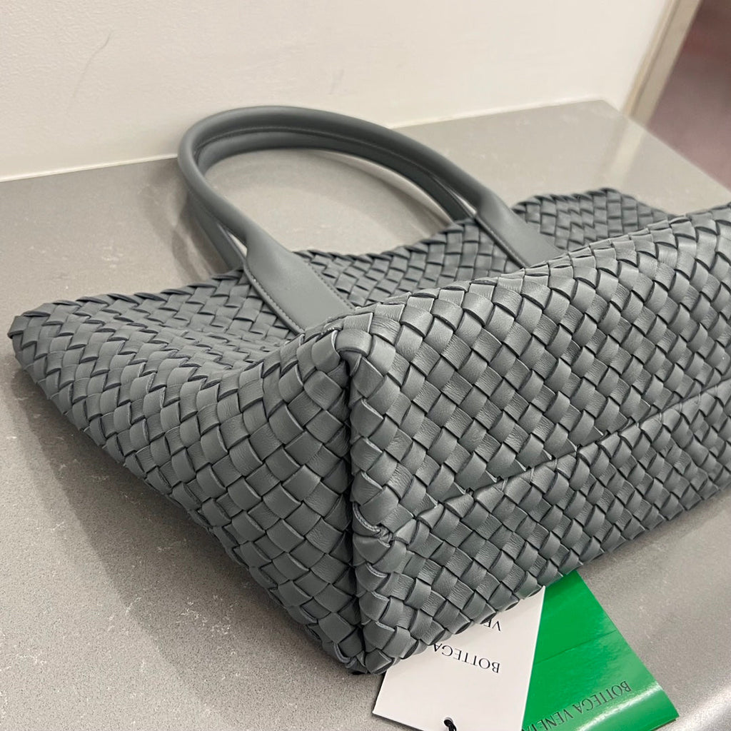 BOTTEGA VENETA SMALL CABAT 32 IN SMOKE GRAY LAMBSKIN