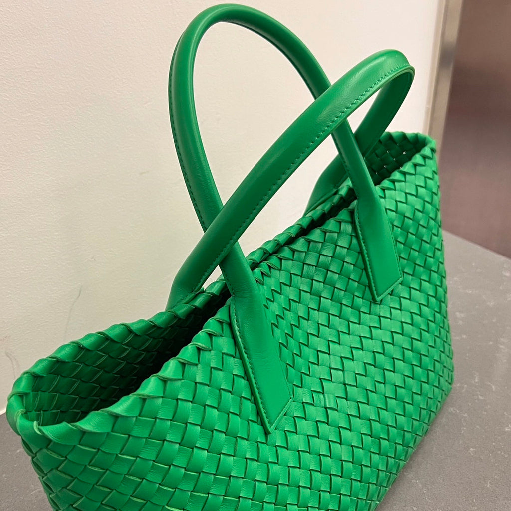 BOTTEGA VENETA SMALL CABAT 32 IN GREEN LAMBSKIN