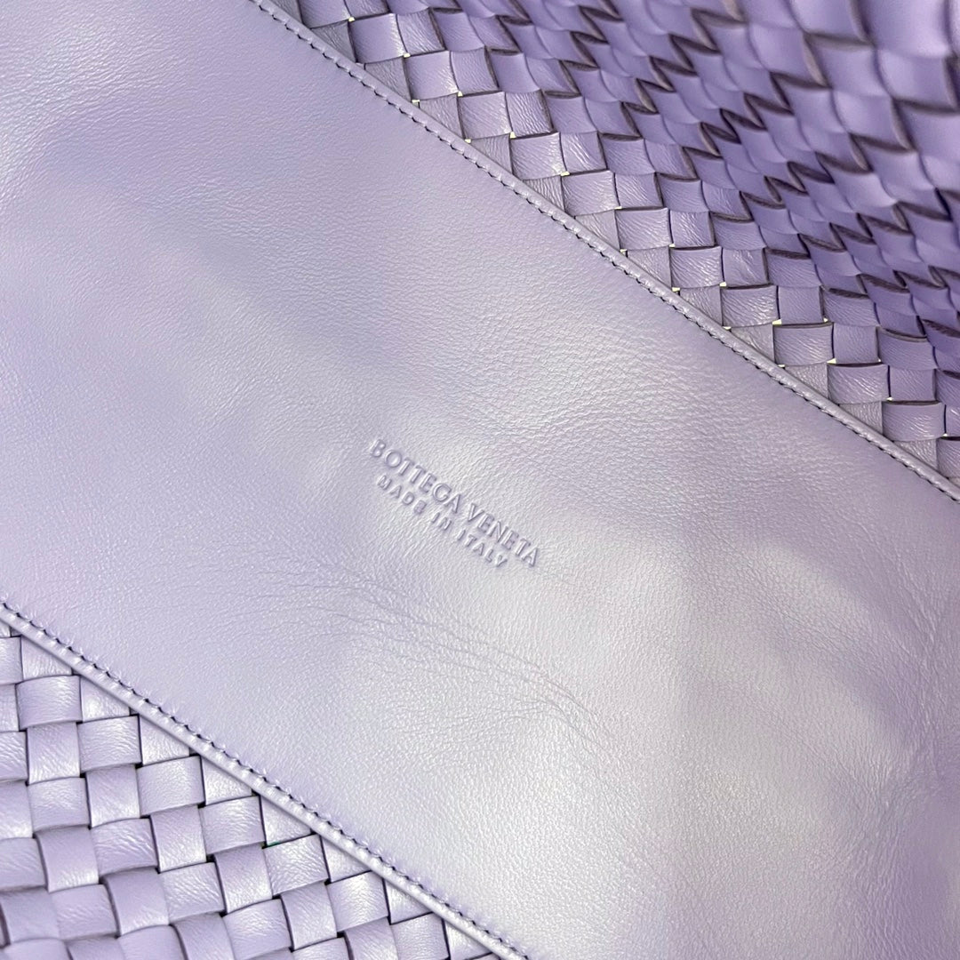 BOTTEGA VENETA SMALL CABAT 32 IN PERIWINKLE PURPLE LAMBSKIN