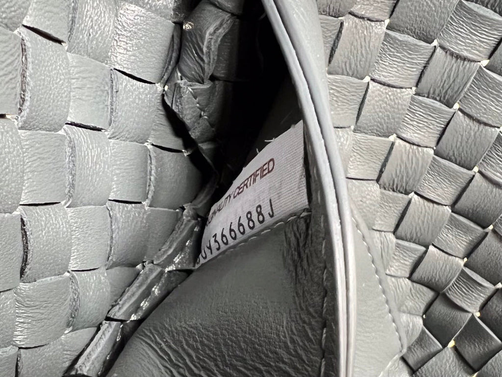 BOTTEGA VENETA MINI CABAT 20 IN ONYX BLACK LAMBSKIN