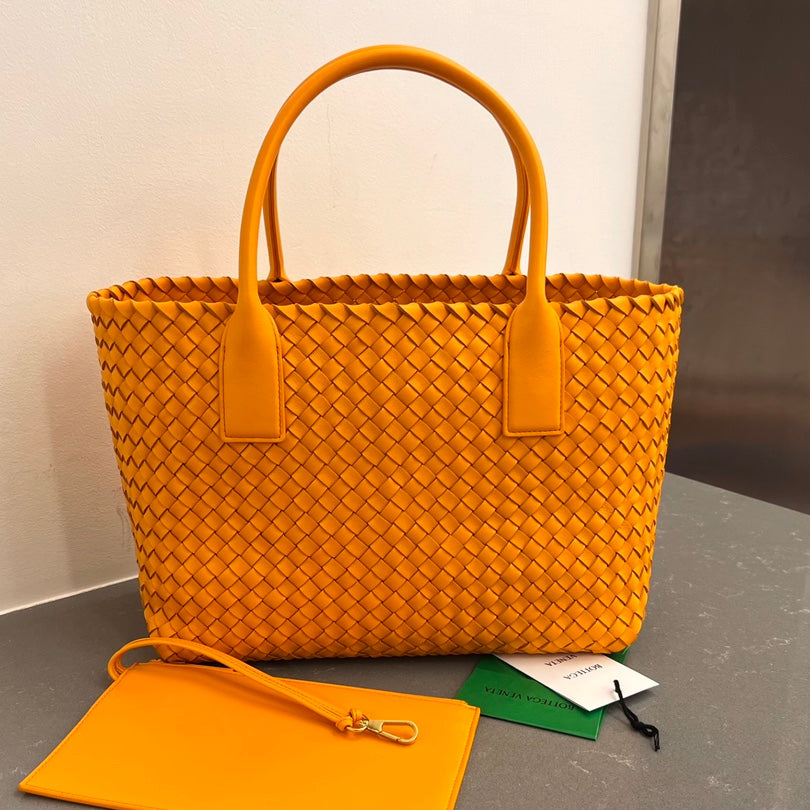 BOTTEGA VENETA SMALL CABAT 32 IN UT ORANGE LAMBSKIN
