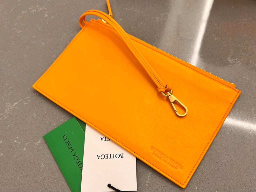 BOTTEGA VENETA SMALL CABAT 32 IN UT ORANGE LAMBSKIN