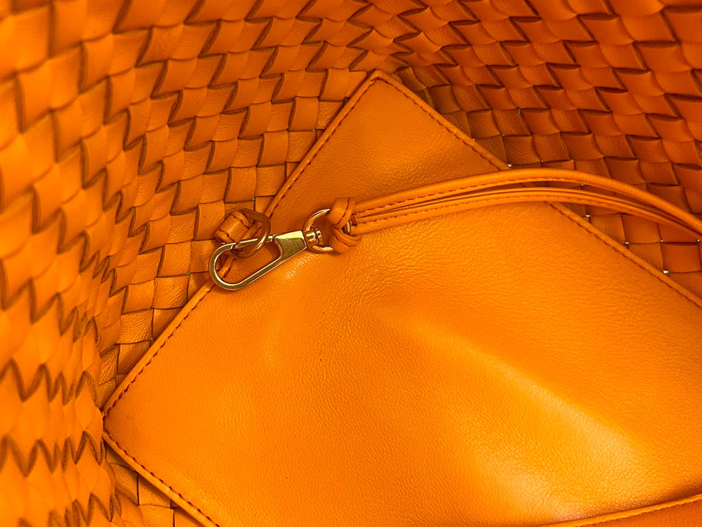 BOTTEGA VENETA SMALL CABAT 32 IN UT ORANGE LAMBSKIN