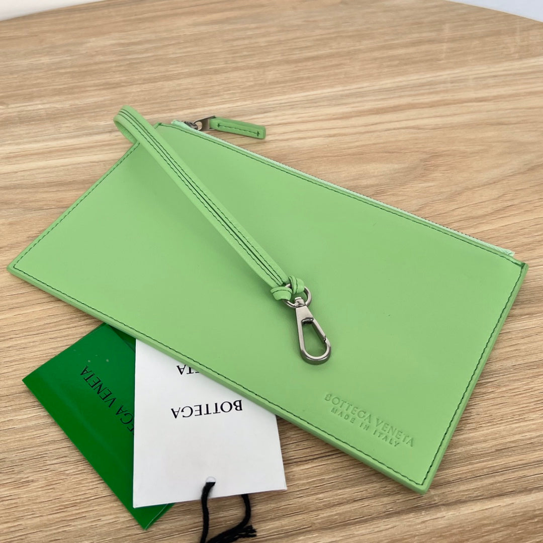 BOTTEGA VENETA SMALL CABAT 32 IN LIGHT GREEN LAMBSKIN