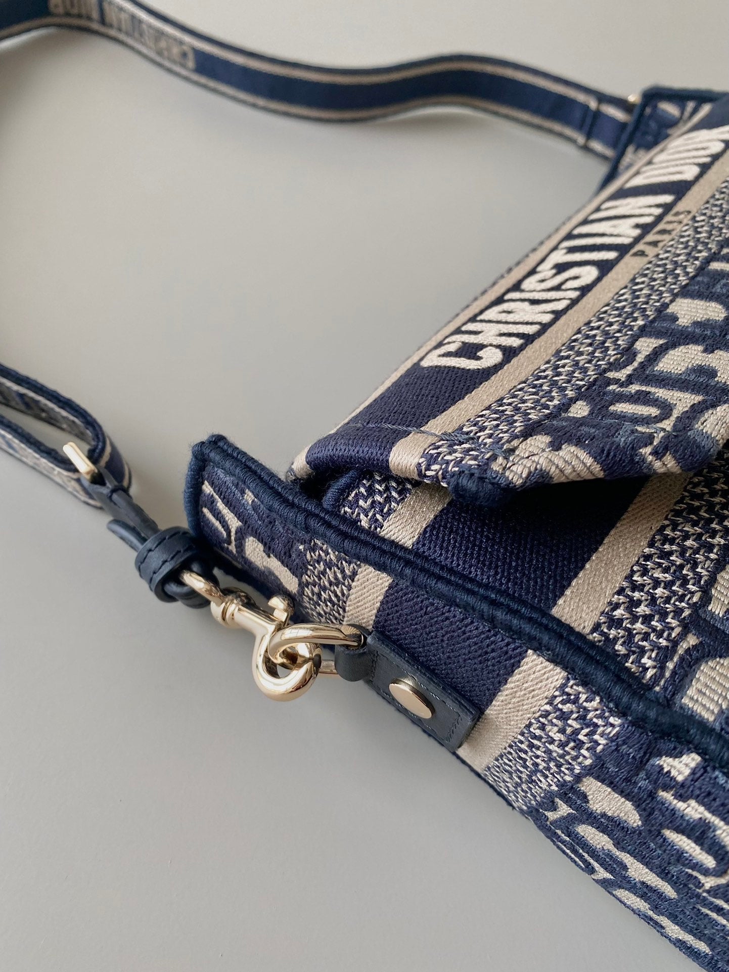DIOR SMALL CAMP BAG 23 OBLIQUE BLUE EMBROIDERY