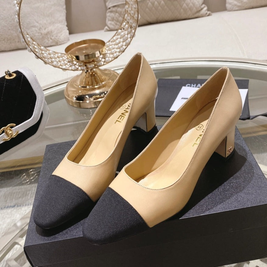 CHANEL pump 6.5 beige black lambskin