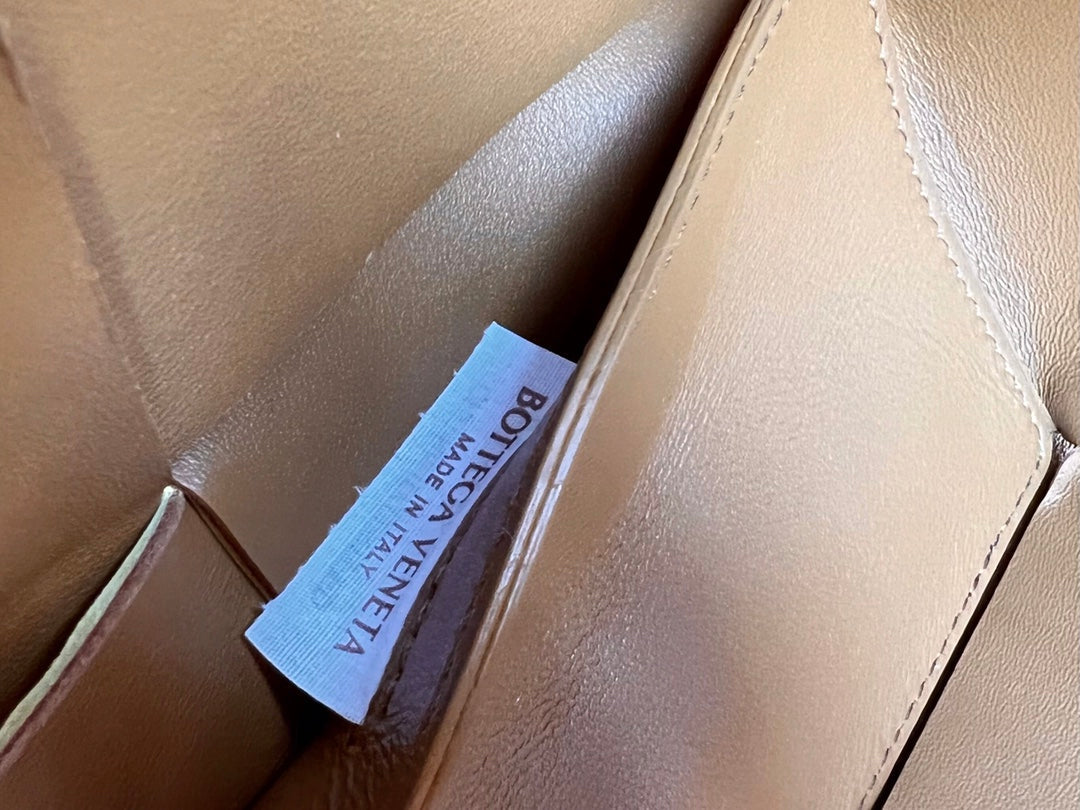 BOTTEGA VENETA SMALL ARCO TOTE 30 IN TULIP TREE YELLOW LAMBSKIN