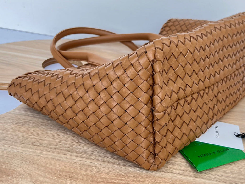 BOTTEGA VENETA SMALL CABAT 32 IN BRONZE BROWN LAMBSKIN