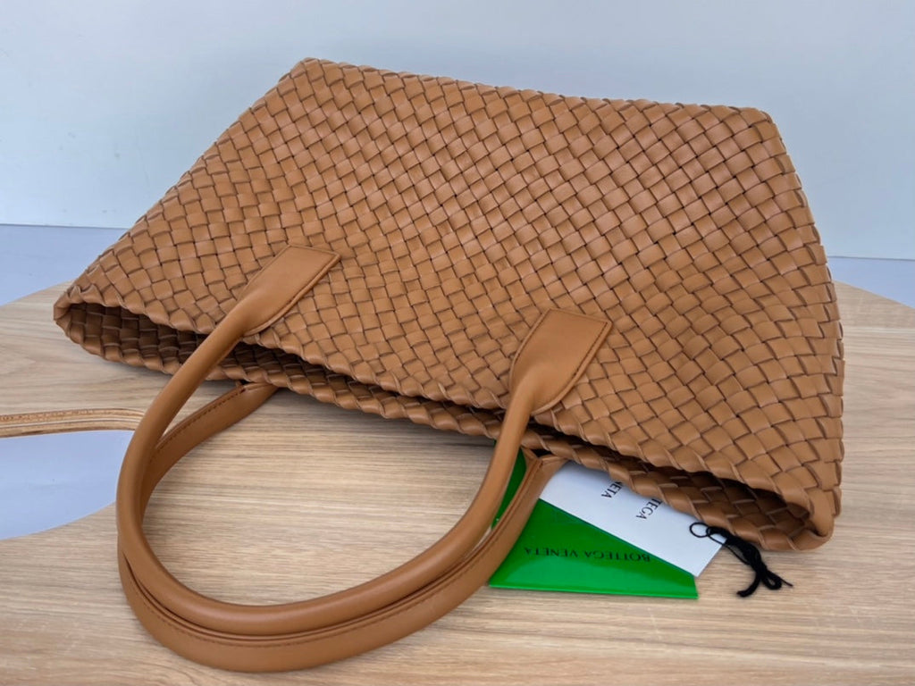 BOTTEGA VENETA SMALL CABAT 32 IN BRONZE BROWN LAMBSKIN