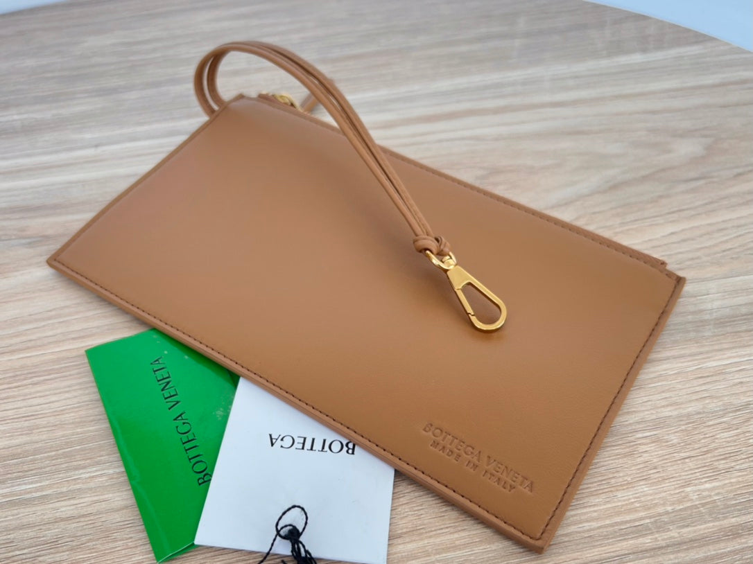 BOTTEGA VENETA SMALL CABAT 32 IN BRONZE BROWN LAMBSKIN