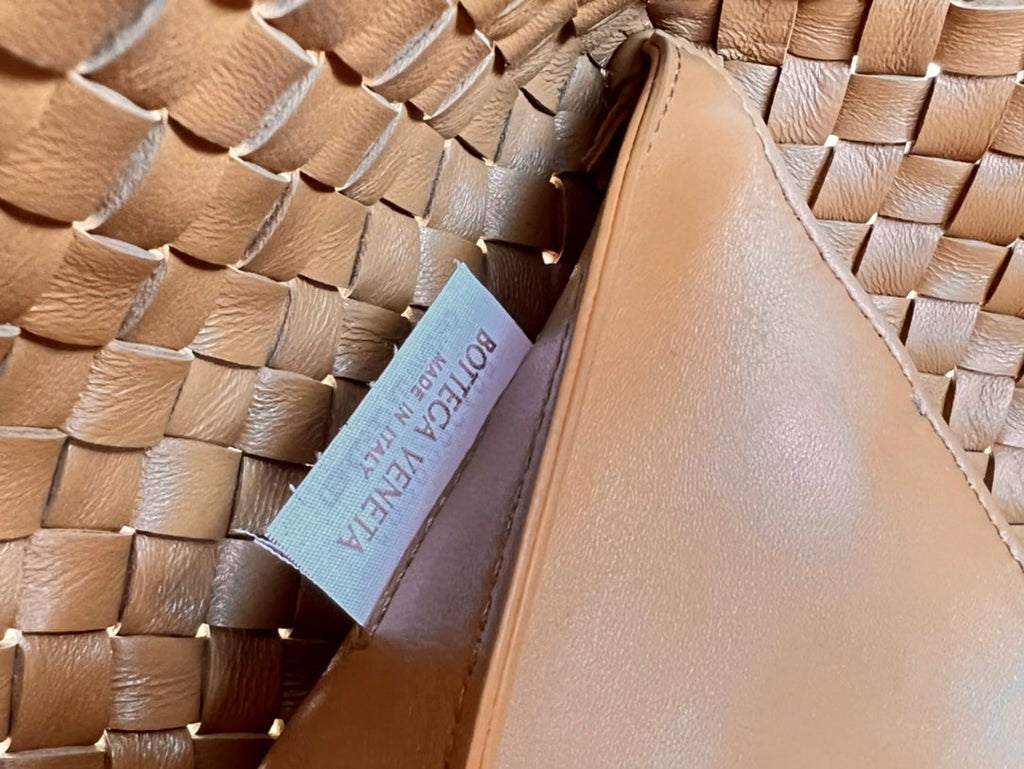 BOTTEGA VENETA SMALL CABAT 32 IN BRONZE BROWN LAMBSKIN