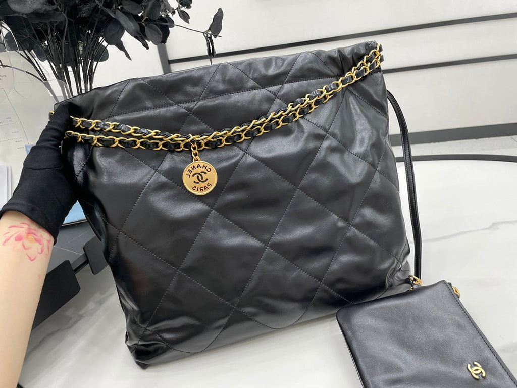 CHANEL LARGE 42 HANDBAG IN BLACK CALFSKIN GOLD HARDWARE
