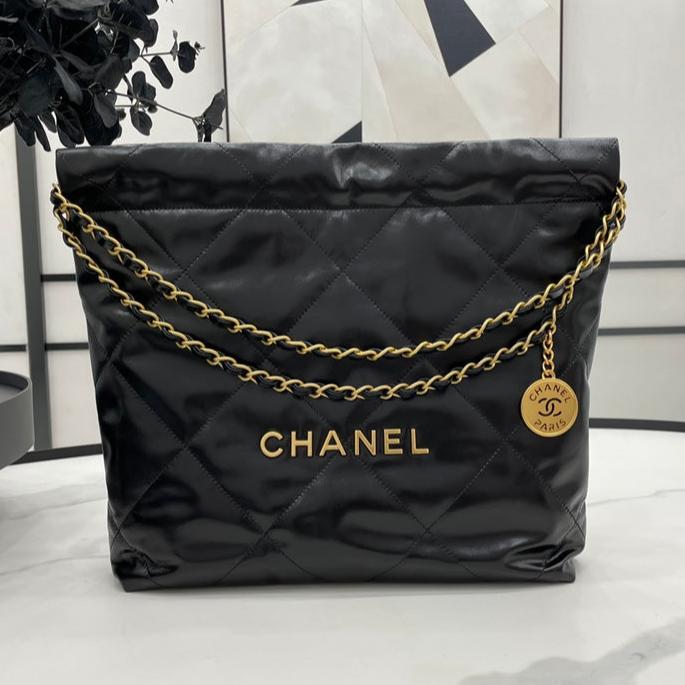 CHANEL MEDIUM 37 HANDBAG IN BLACK CALFSKIN GOLD HARDWARE